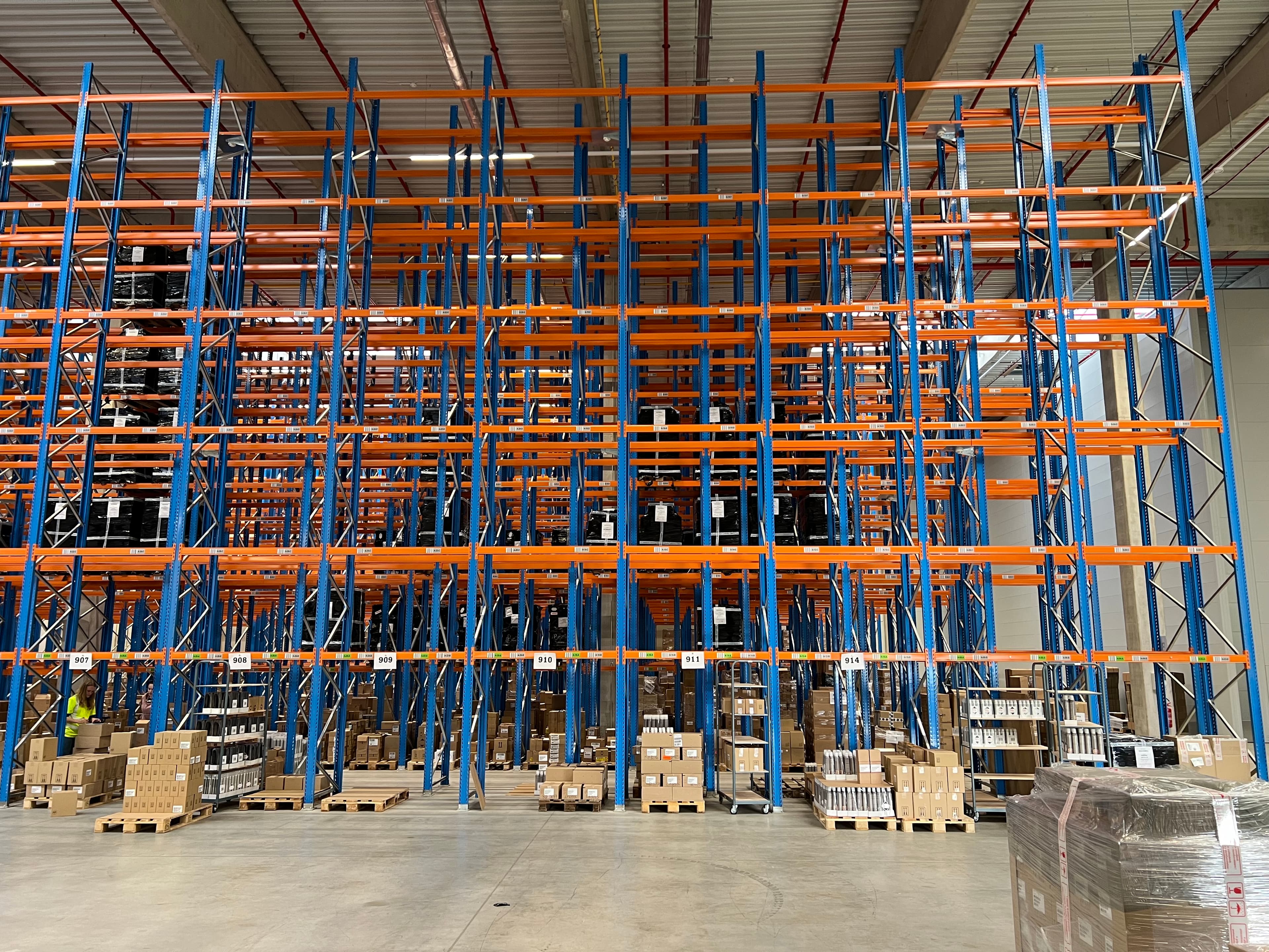 Sklad s logistickými službami Bor u Tachova.