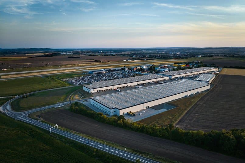Nabízíme moderní prostory se skladovacími a logistickými službami v atraktivní lokalitě Brno Airport Logistic Park