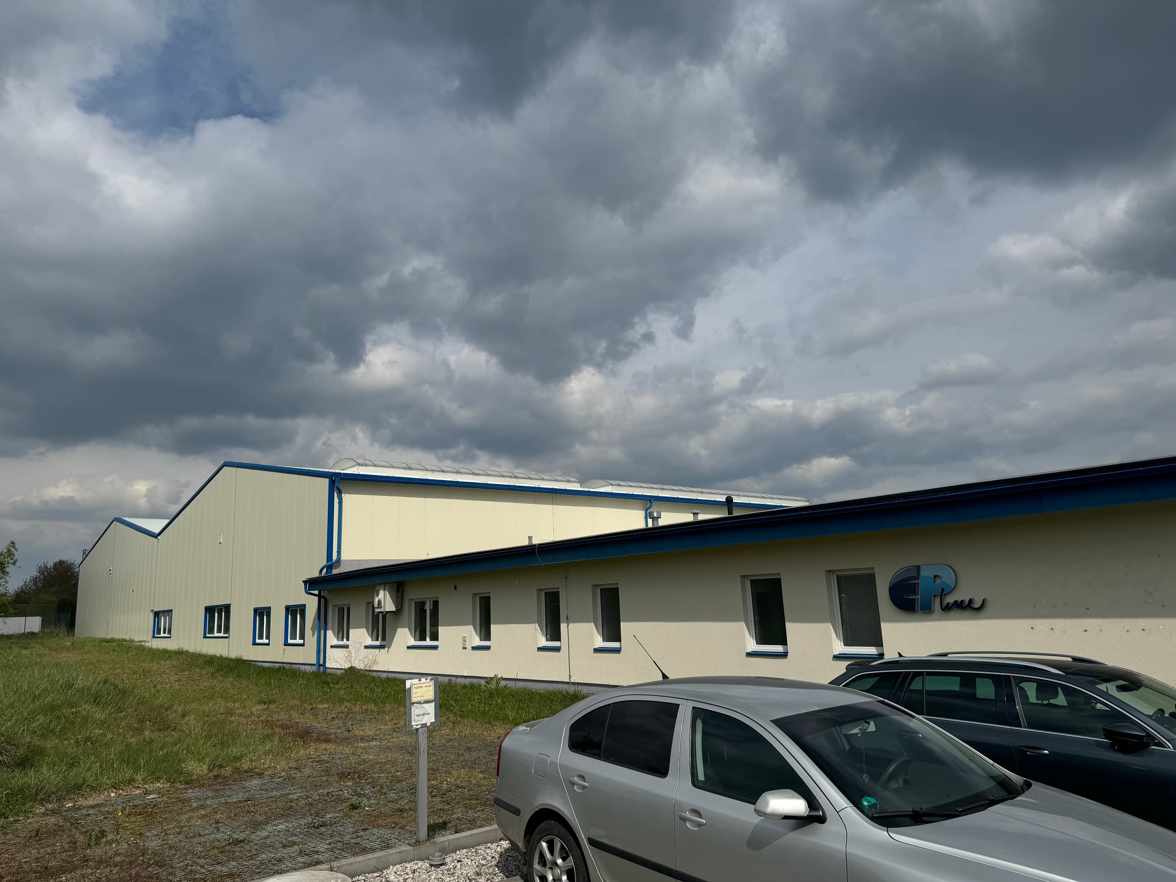 Pronájem skladových a výrobních prostor - Příbram, Dubno