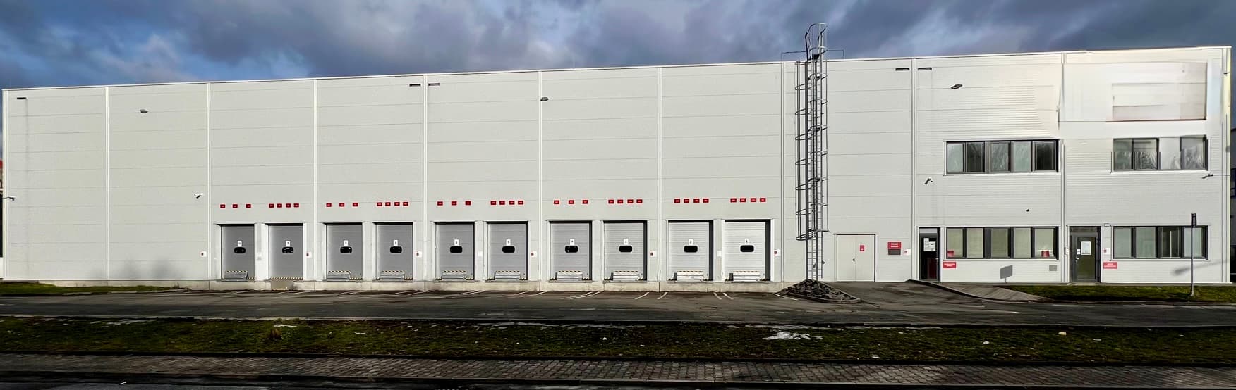 Pronájem skladových a výrobních prostor - Park Porubka