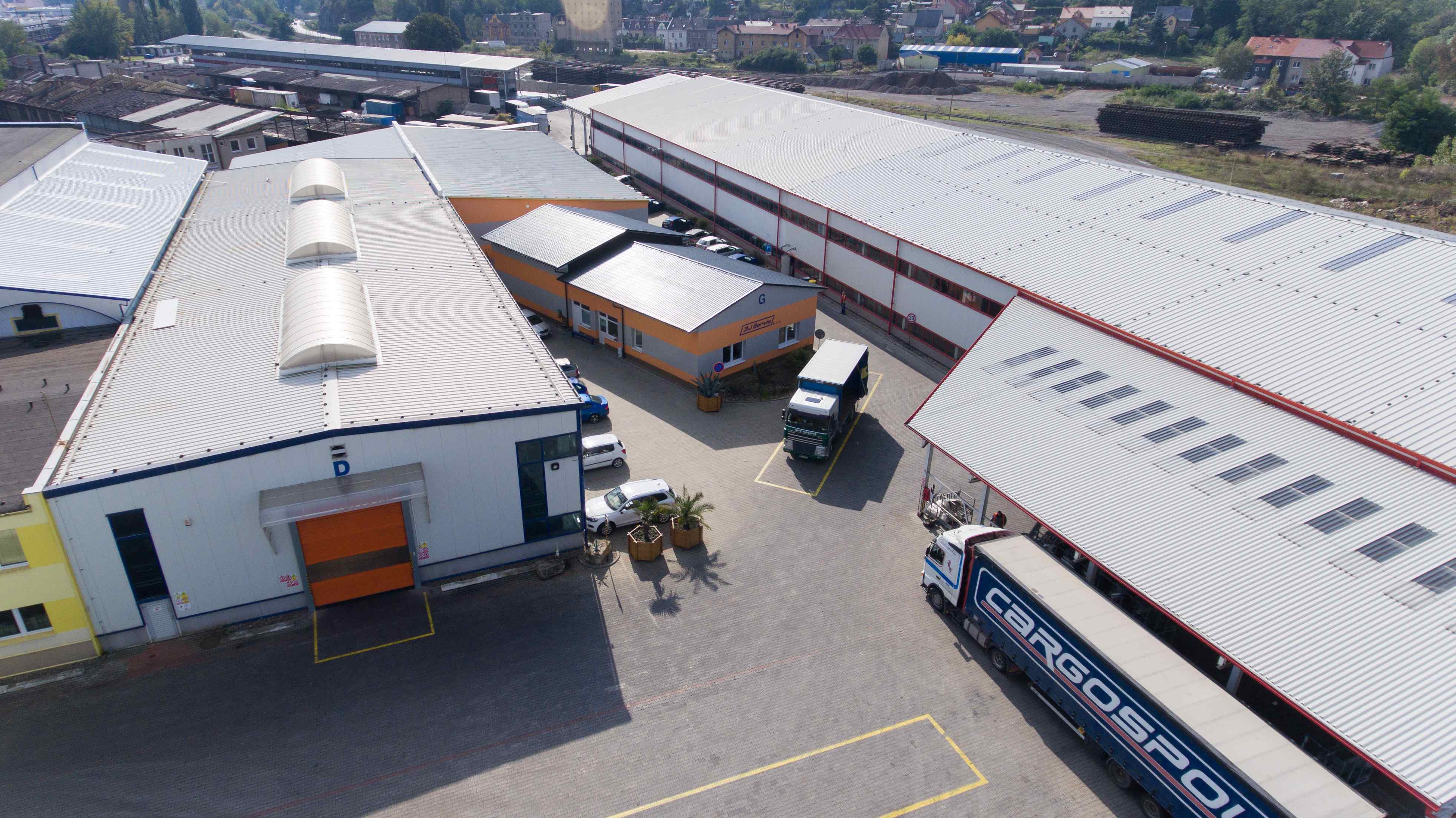 Pronájem skladových a výrobních prostor - Bílína