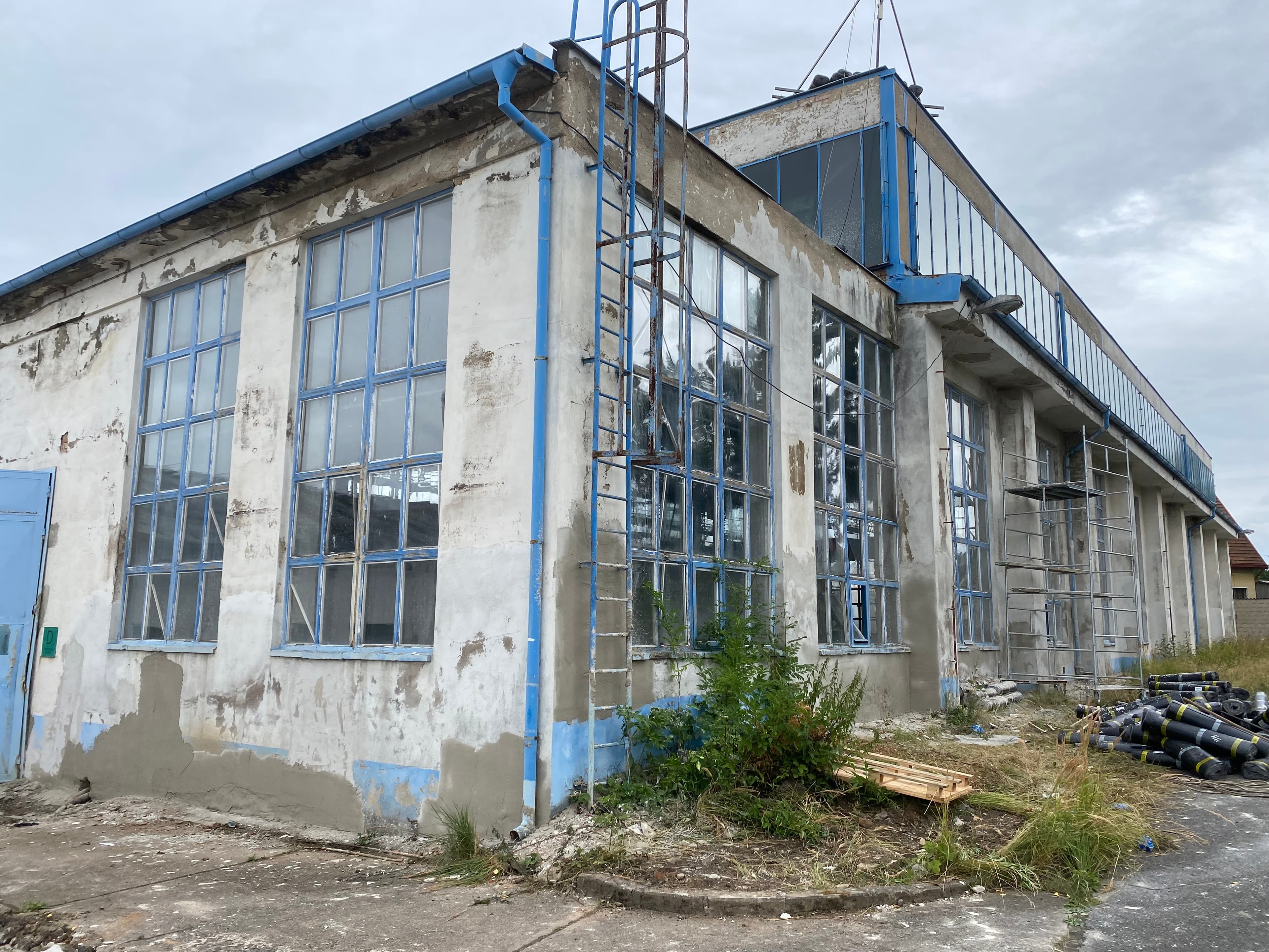 Pronájem skladové a výrobní haly Příbram nedaleko centra
