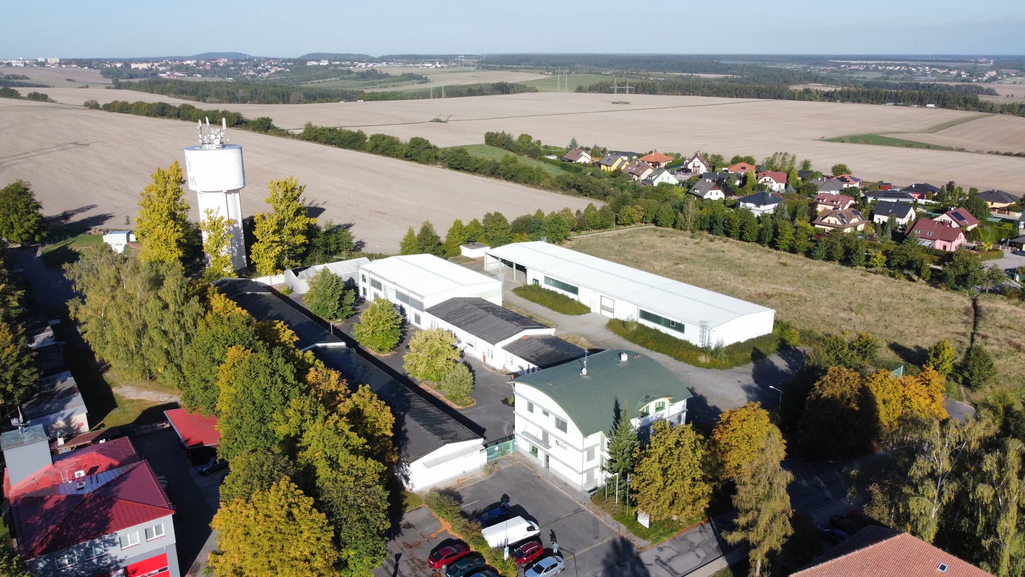 Prodej výrobně-skladovacího areálu Stochov