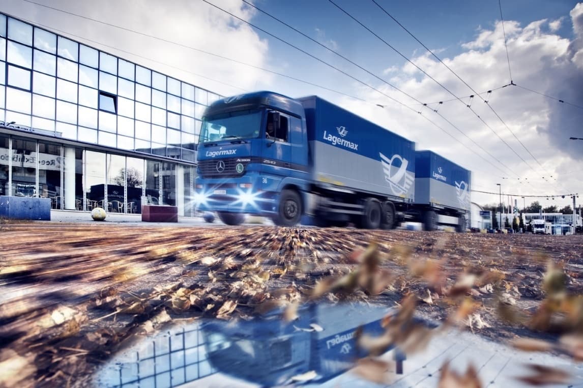 Logistický sklad se službami v lokalitě Praha 6 - Ruzyně.