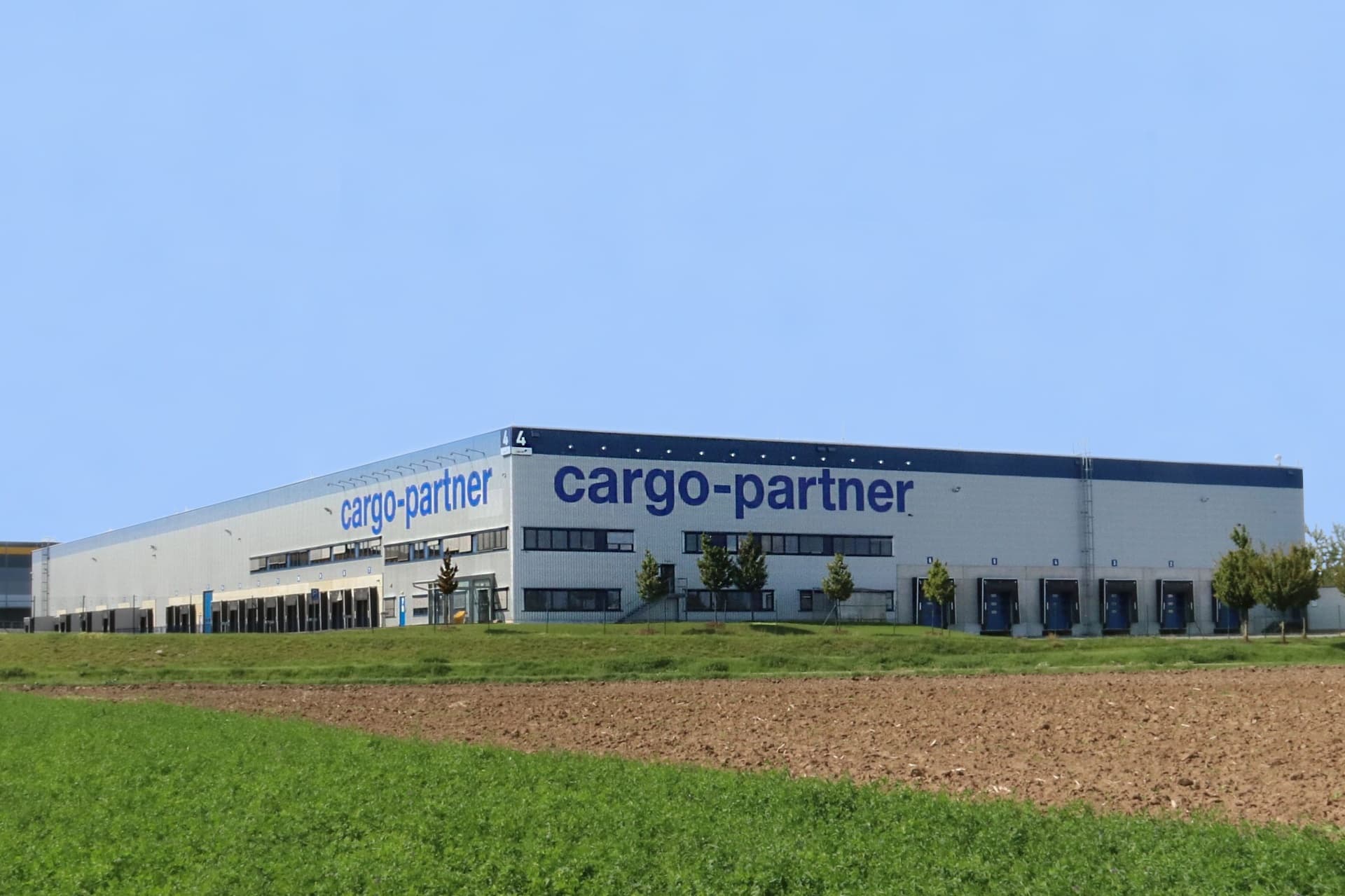 Pronájem logistického skladu - Dobrovíz u Prahy D6 EXIT 7.