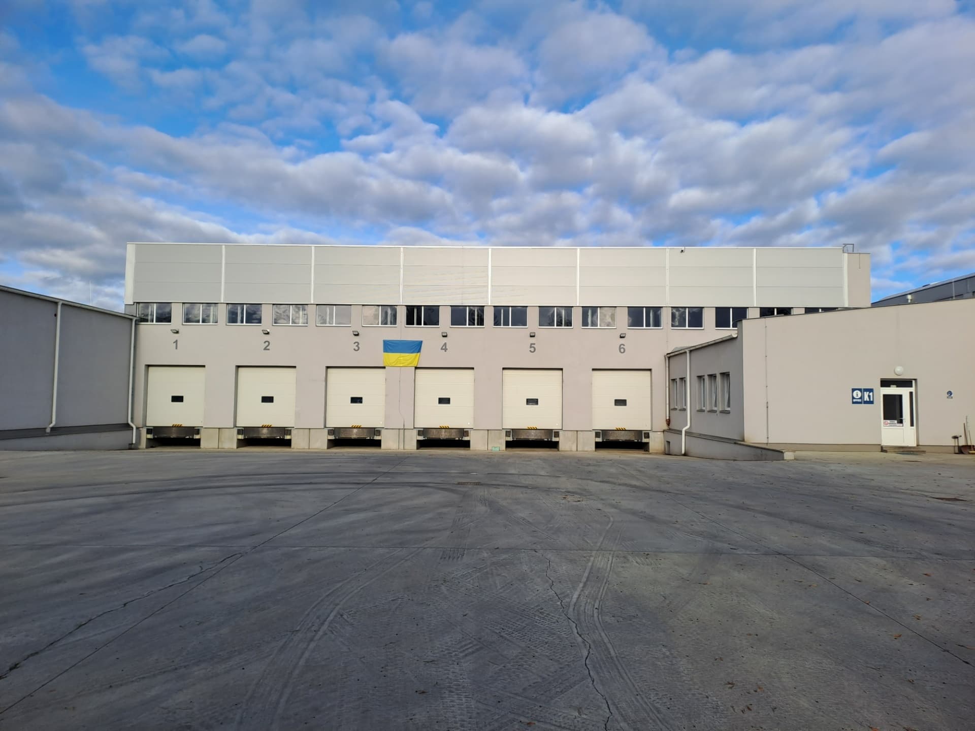 Pronájem skladových a výrobních prostor - Čelákovice