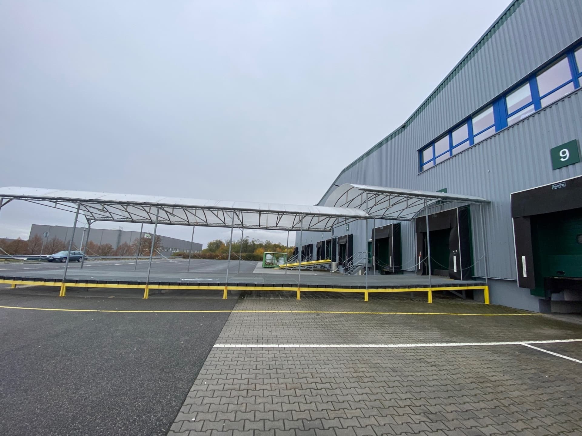 Pronájem skladu vč. logistických služeb v Rudné u Prahy dálnice D5.